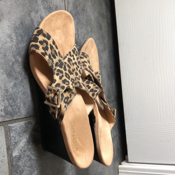 Vionic wedges - Picture 3 of 3